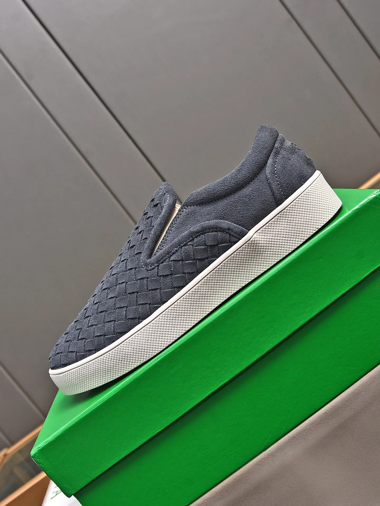 Men's shoes 💰460 [Sleeves series] BOTTEG* VENET* - high-end boutique Size: 38-44 (45 customized) BV new product, first-layer cowhide artificially woven classic style harmoniously blends with contemporary fashion temperament, rubber soles are light and flexible, water-dyed sheepskin pads! [Taobao, Tmall, and live streaming are the first choices]